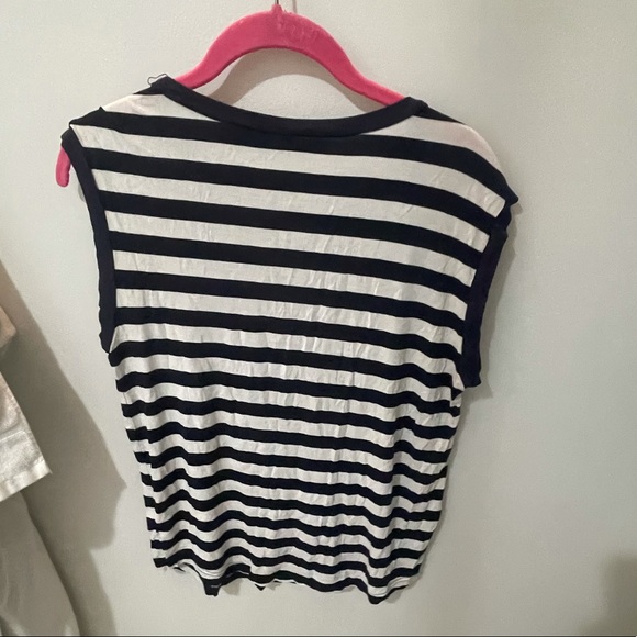 The Fifth Label Top - Picture 3 of 3